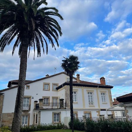 Apartamentos Turisticos Las Animas 코밀라스 외부 사진