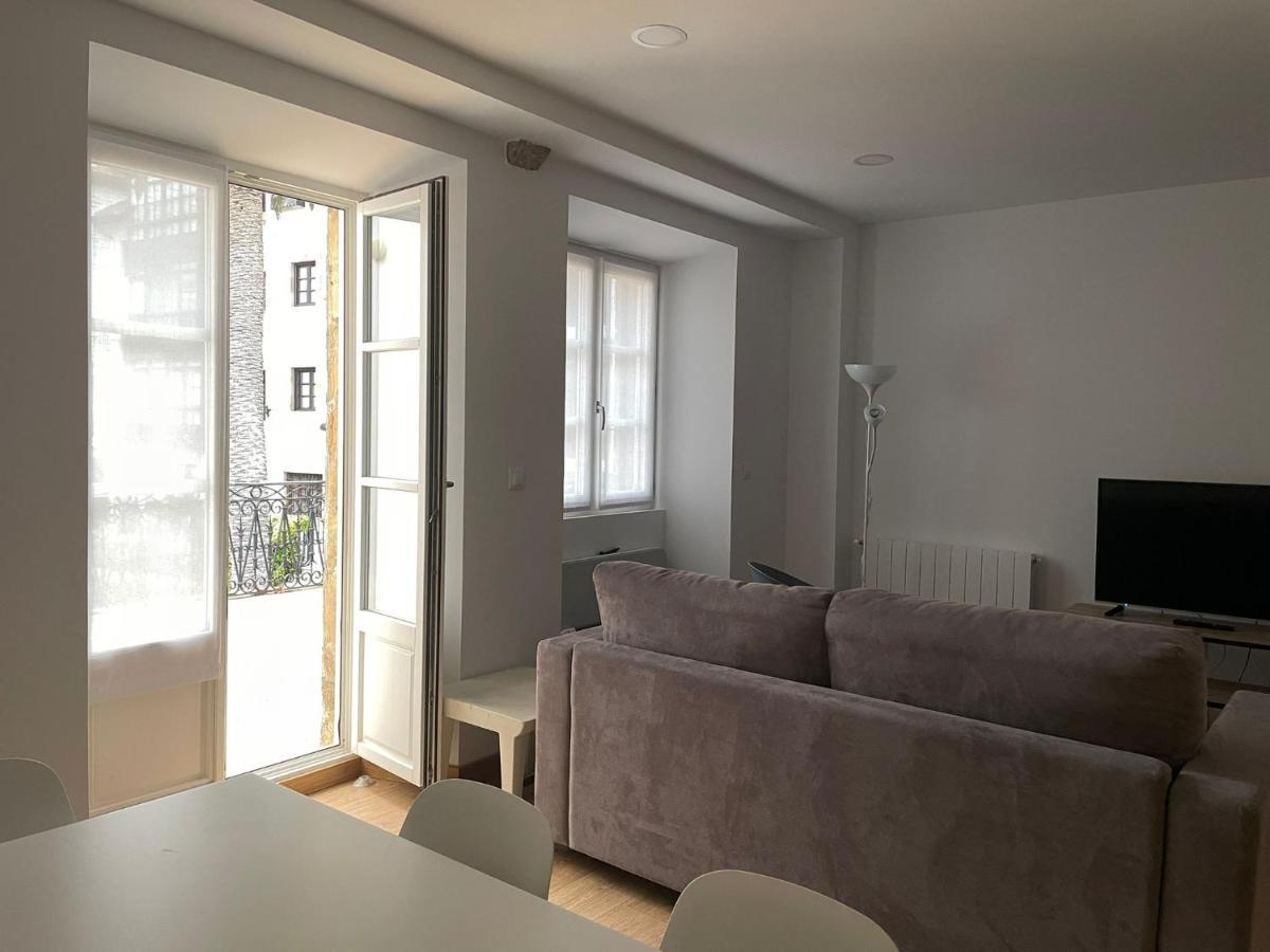Apartamentos Turisticos Las Animas 코밀라스 외부 사진