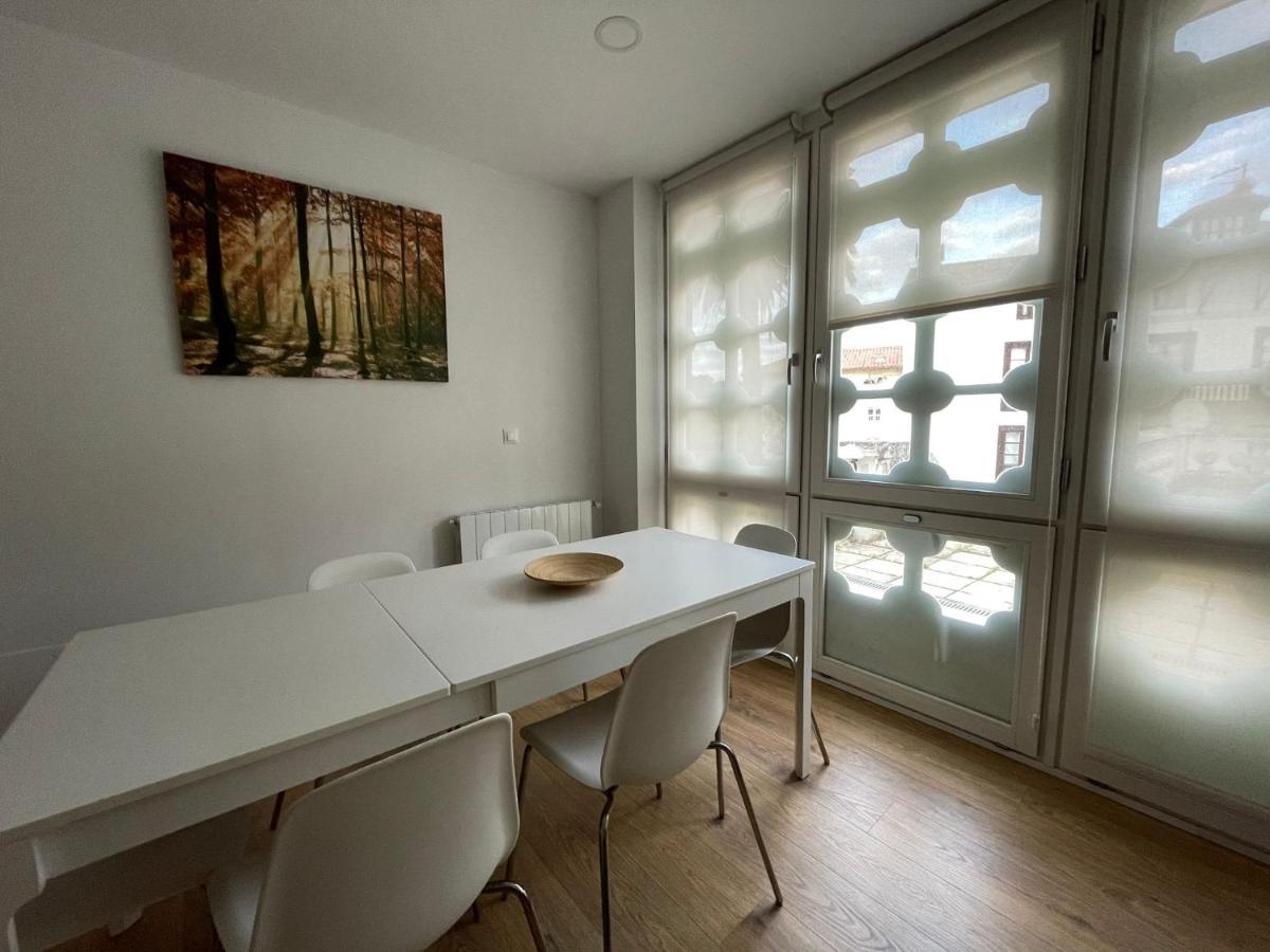 Apartamentos Turisticos Las Animas 코밀라스 외부 사진