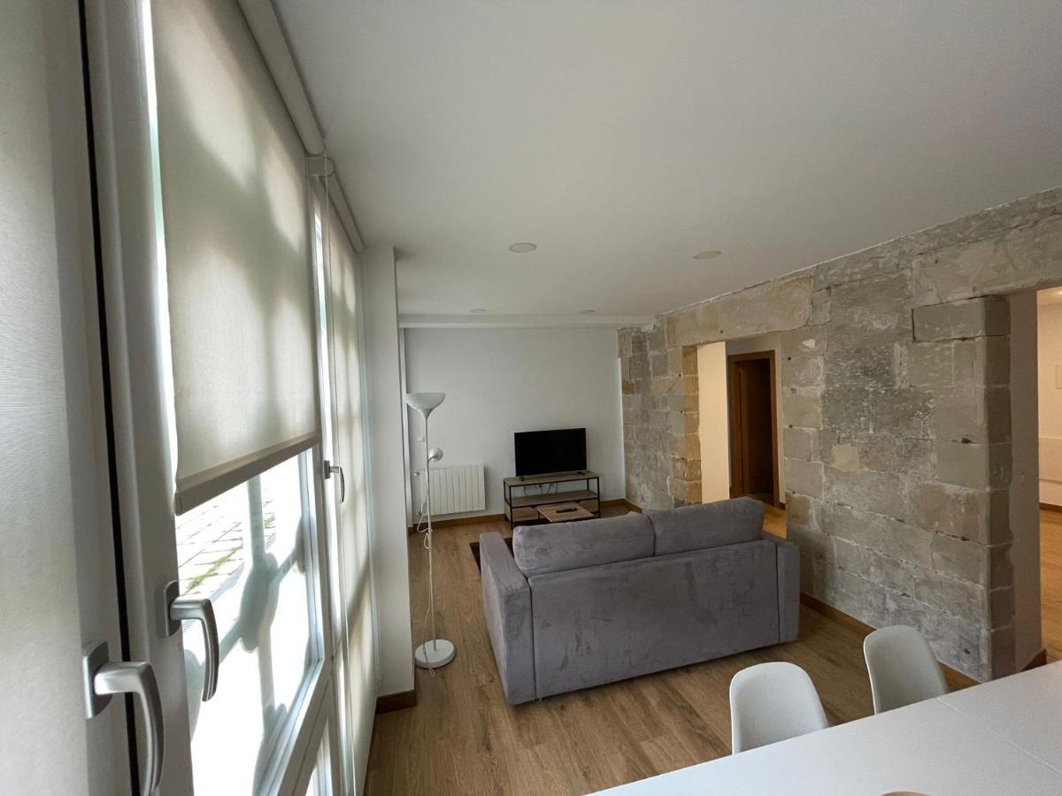 Apartamentos Turisticos Las Animas 코밀라스 외부 사진